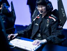 PG国际-Doinb回归赛场，精彩发挥首场状态亮眼，RNG观众沸腾！的简单介绍