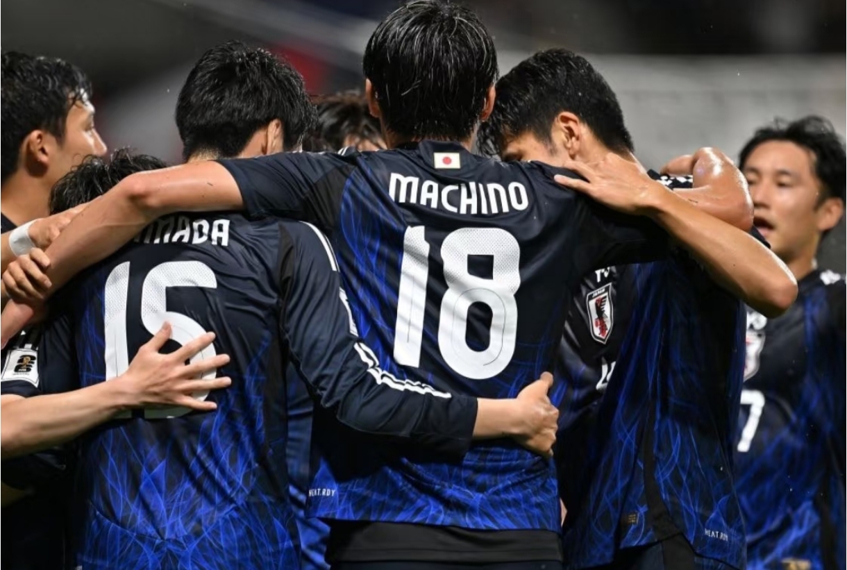 PG国际-日本队不断突破！，莱万多夫斯基连续十场比赛得分超过刷新纪录赛场气氛高涨的简单介绍