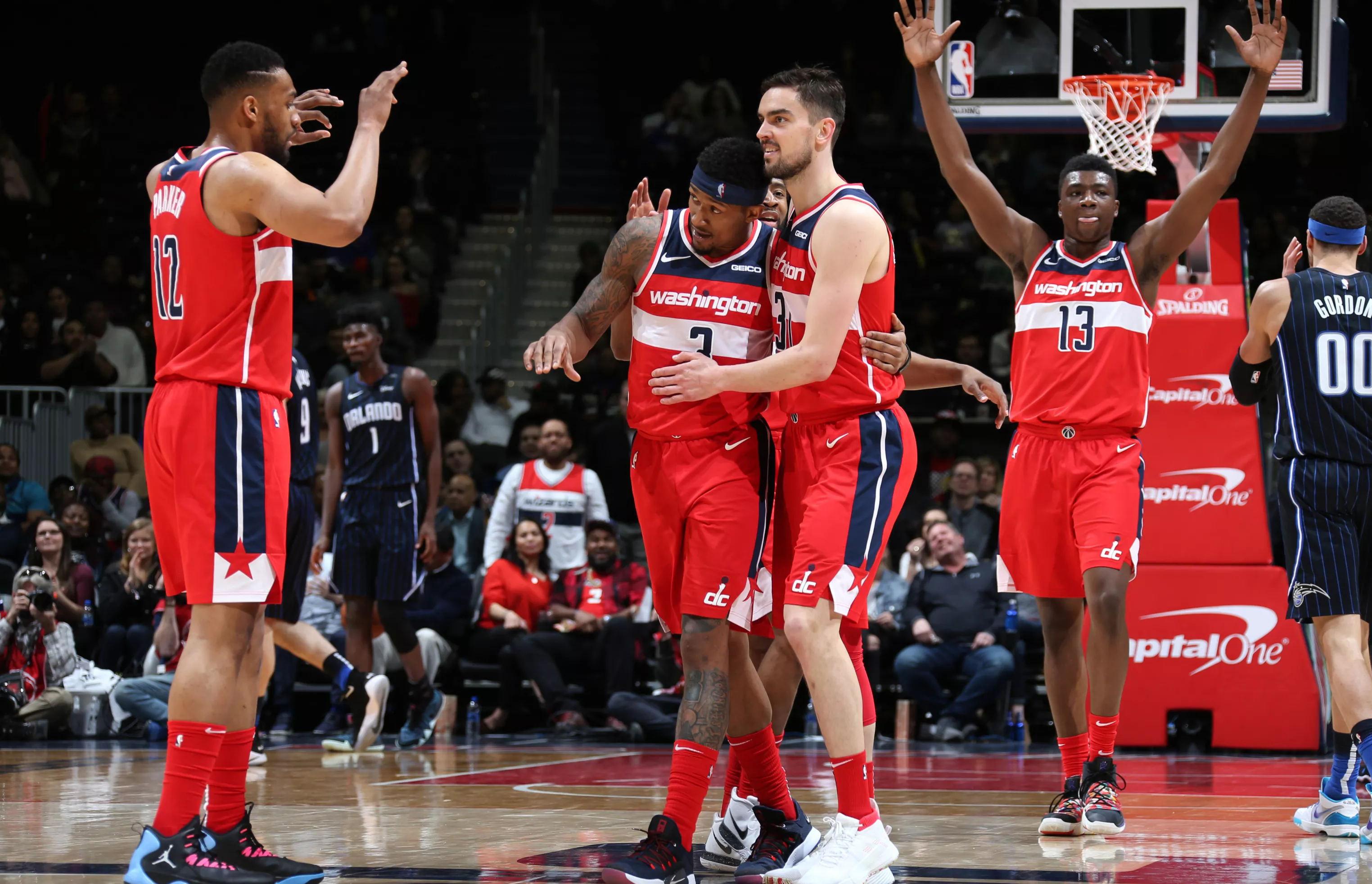 PG国际-包含蒂姆回归赛场，突破纪录首场状态亮眼，掘金观众沸腾！的词条