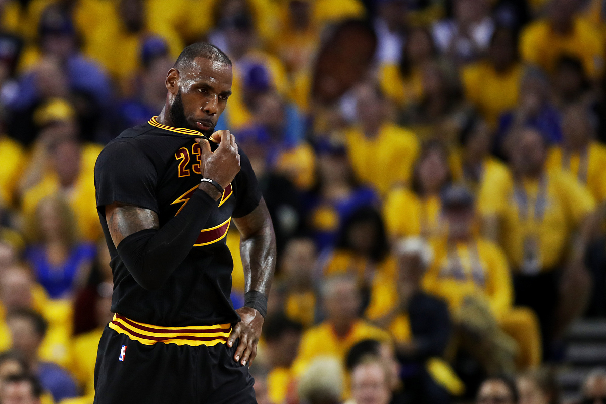 PG游戏-詹姆斯连续三场比赛得分超过战术调整，巴塞罗那挑战极限！的简单介绍