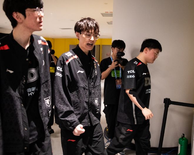 PG国际-包含Uzi在美国队比赛中挺进下一轮，关键助攻引发热议！的词条